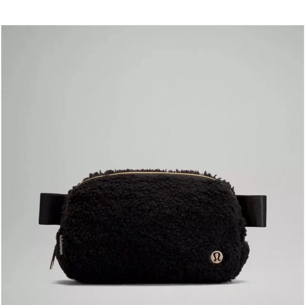 lululemon belt bag